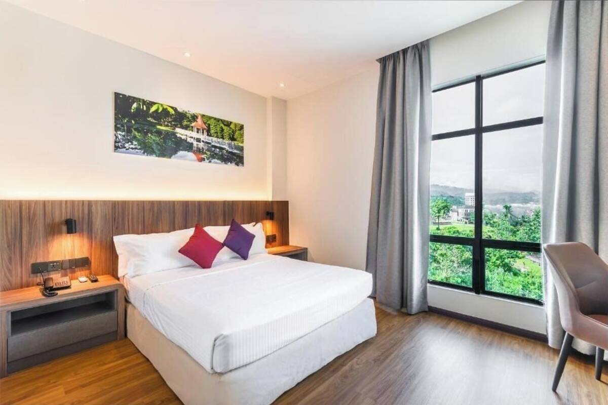 Superior Double or Twin Room, Garden View | Desk, iron/ironing board, free WiFi
