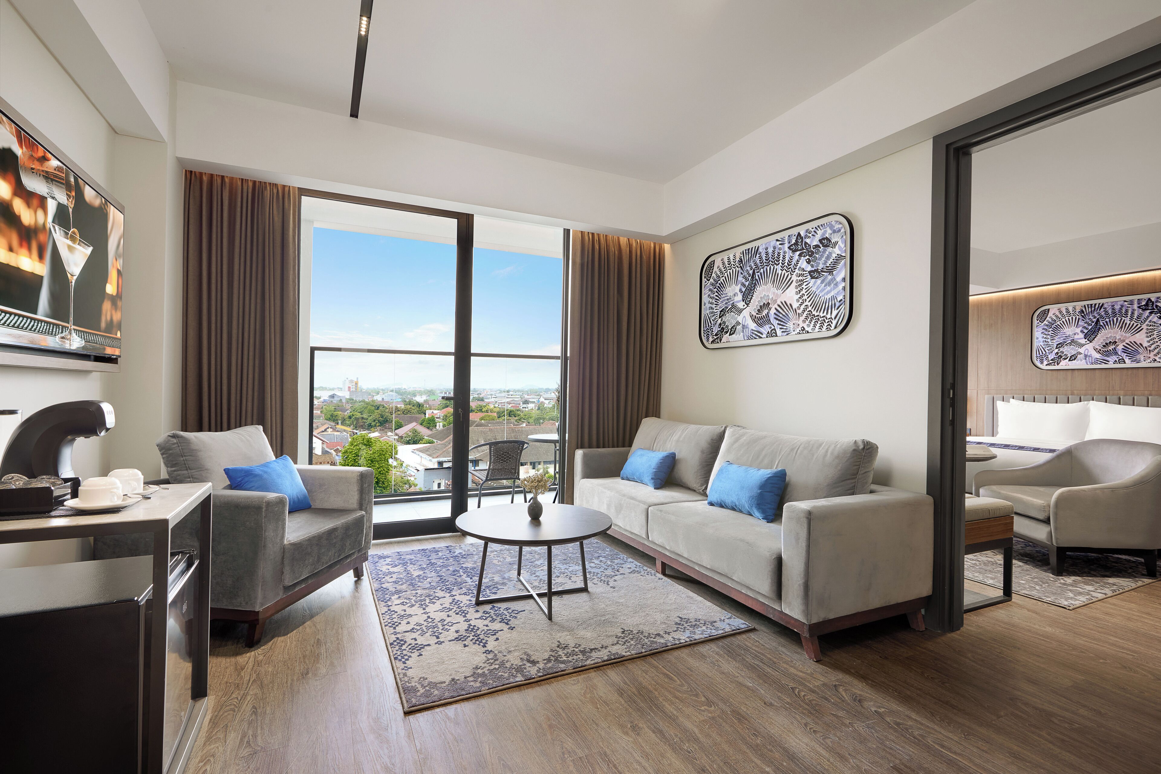 Suite | Minibar, bed sheets