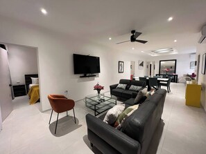 Ferienhaus, 5 Schlafzimmer, barrierefrei, eigener Pool | Zimmerausstattung