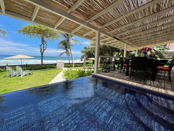Kolam renang outdoor