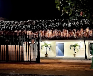 House, 5 Bedrooms, Accessible, Private Pool | Bahagian luar