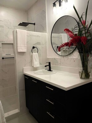 House, 5 Bedrooms, Accessible, Private Pool | Bathroom shower - Backyard Beach House Oceanfront Luxury 5 Bdr (Jacó)