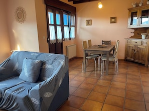 Dining - Casa Carmen for 8-9 people in Biedes (Biedes)