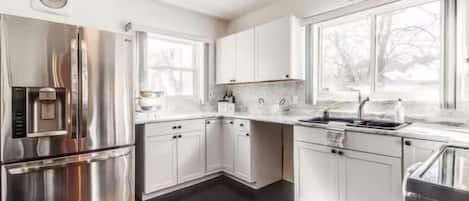 Casa, 5 habitaciones | Cocina privada | Refrigerador, horno, cafetera y tetera y tostadora