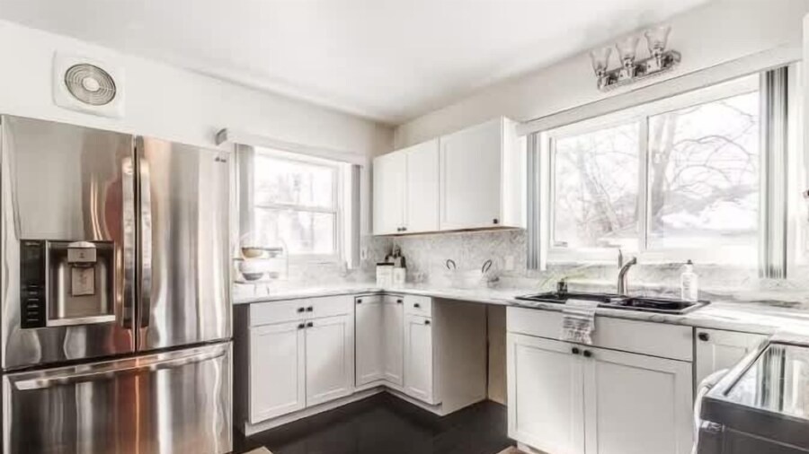 Spacious 5br Sleeps 10 University District 5 Bedroom Home