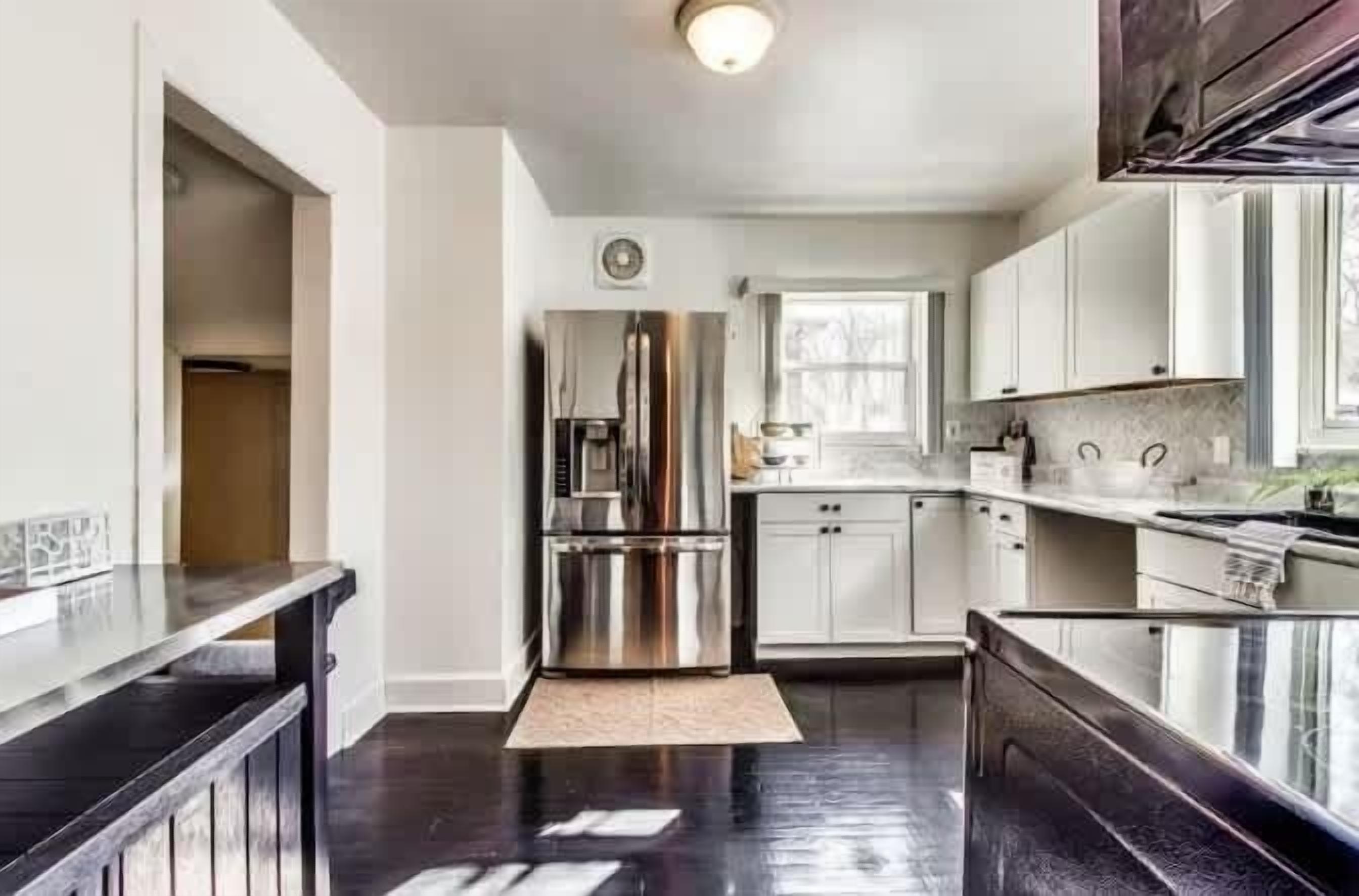 House, 5 Bedrooms | Private kitchen | Fridge, oven, coffee/tea maker, toaster