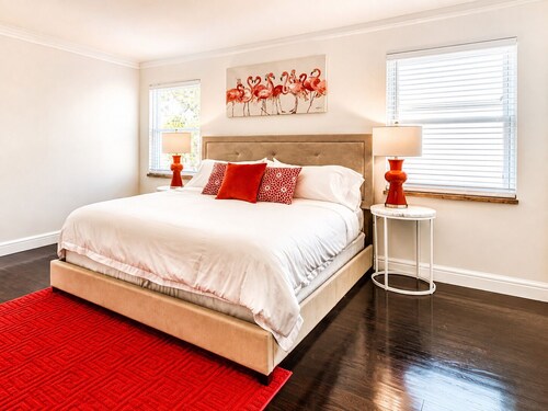 5BR near Huntington Place, Ford Field, LCA