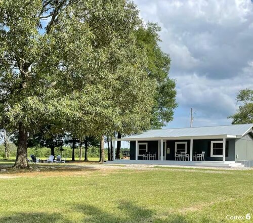 Charming 3-bedroom cottage in Leola with AC