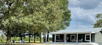 Charming 3-bedroom cottage in Leola with AC