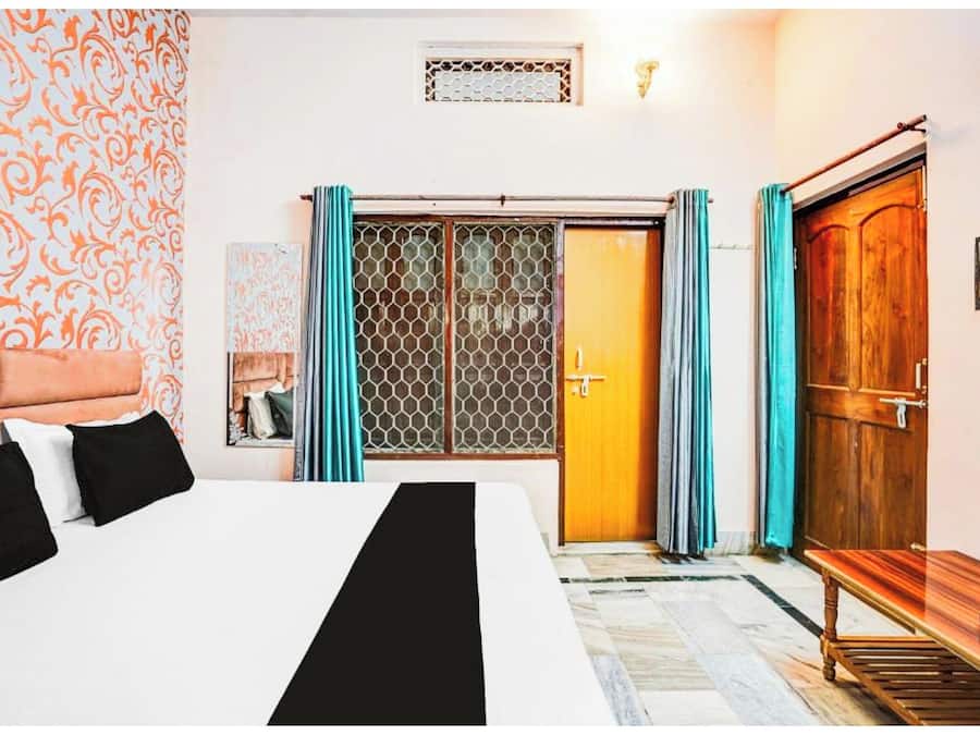 Family Double Room, Air conditioning | Hypo-allergenic bedding, desk, soundproofing, free WiFi