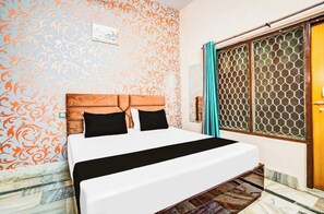 Habitación Deluxe doble, Aire acondicionado | Ropa de cama hipoalergénica, escritorio, sistema de insonorización