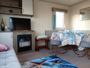 Dining - Beautiful van, beaches, accessible pet friendly (Exmouth)