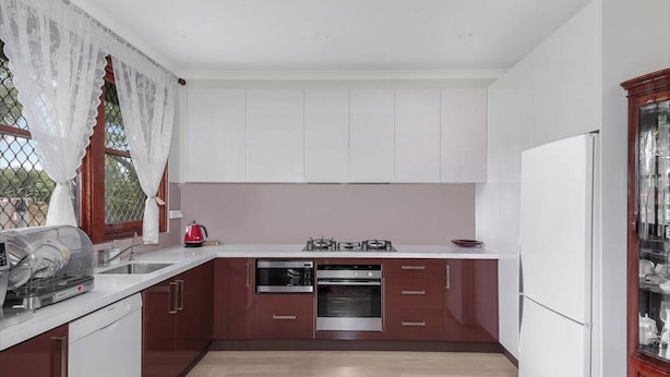 Unclassified image, 1 of 9, button - 3 Bed, 1 Wash and Extra Toilet - Close to Parramatta CBD - Full House (Westmead)