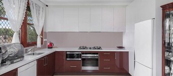 3 Bed, 1 Wash and Extra Toilet - Close to Parramatta CBD - Full House