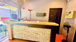 Lobby - Charming Guest Room in Central Pa Tong, Thailand (Pa Tong)