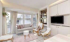 TV, books - Cosy Studio with Seaview Wenduine - L'Ancre (Wenduine)