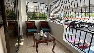 Apartamento, 2 quartos, para fumantes, sacada | Sacada