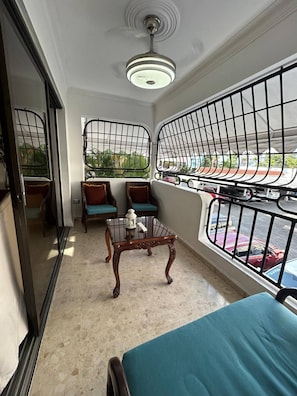 Huoneisto, 2 makuuhuonetta, tupakointi sallittu, parveke | Parveke