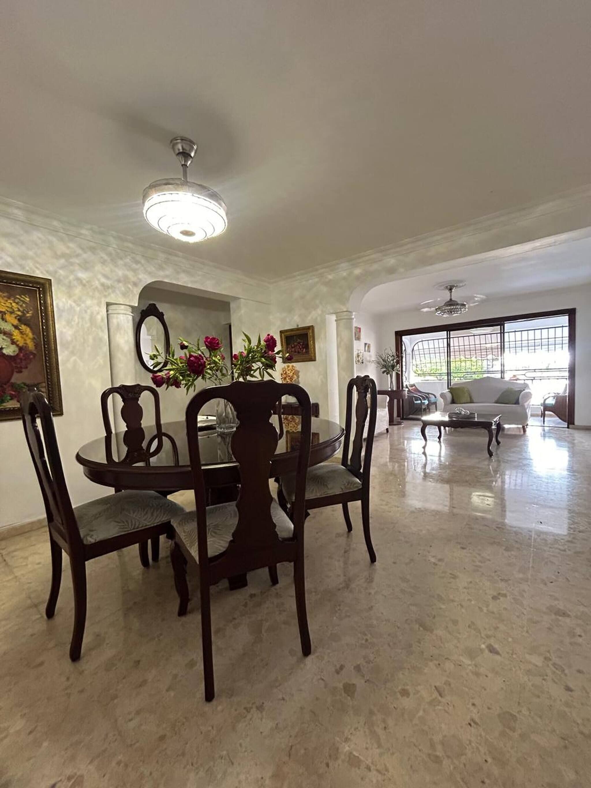 Apartamento, 2 quartos, para fumantes, sacada | Sala de jantar