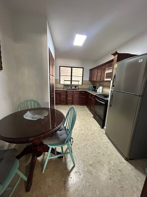 Apartemen, 2 kamar tidur, Boleh Merokok, balkon | Interior