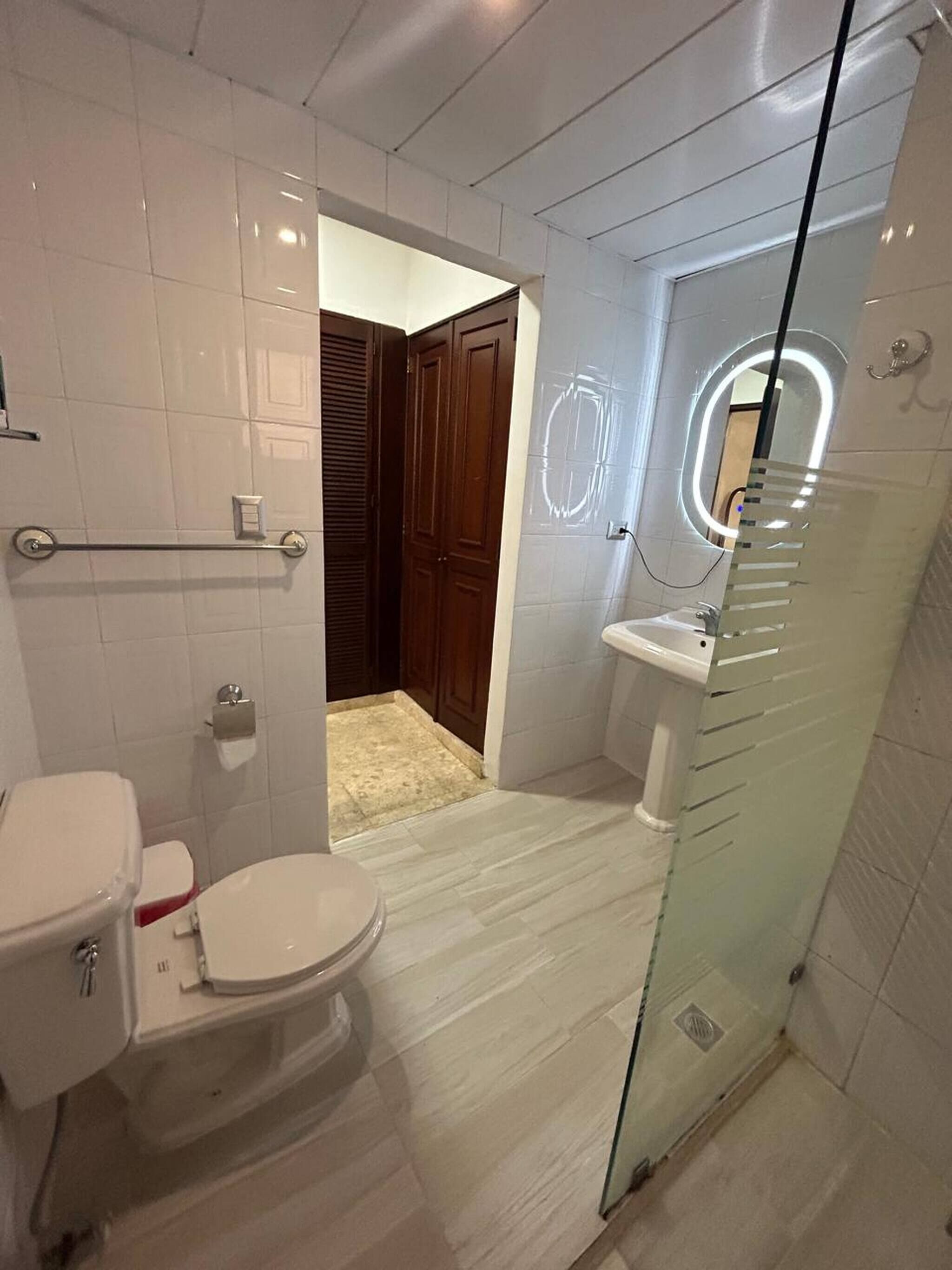 Bathroom amenities
