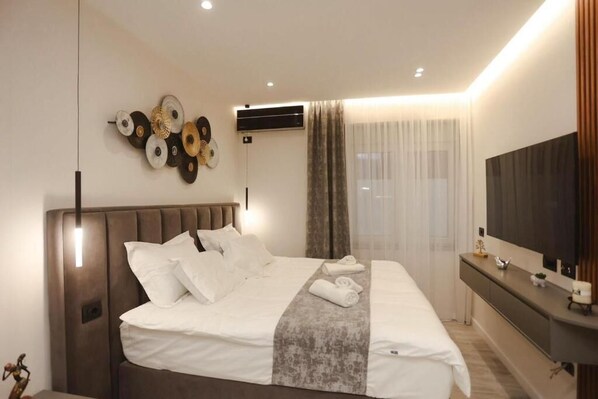 Classic-Apartment, Balkon, Bergblick | Schallisolierte Zimmer, Bügeleisen/Bügelbrett