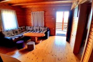 Living area - Eco Village Coric - Two Bedroom Apartment with Terrace (Deluxe Bungalow 1) (Mojkovac)