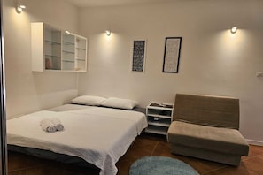 Free WiFi - Studio with Balcony - Attic (Kotor)