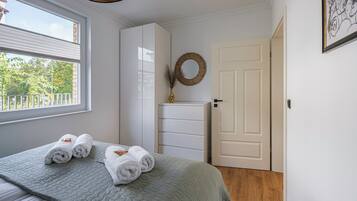 1 slaapkamer, een strijkplank/strijkijzer, wifi, beddengoed