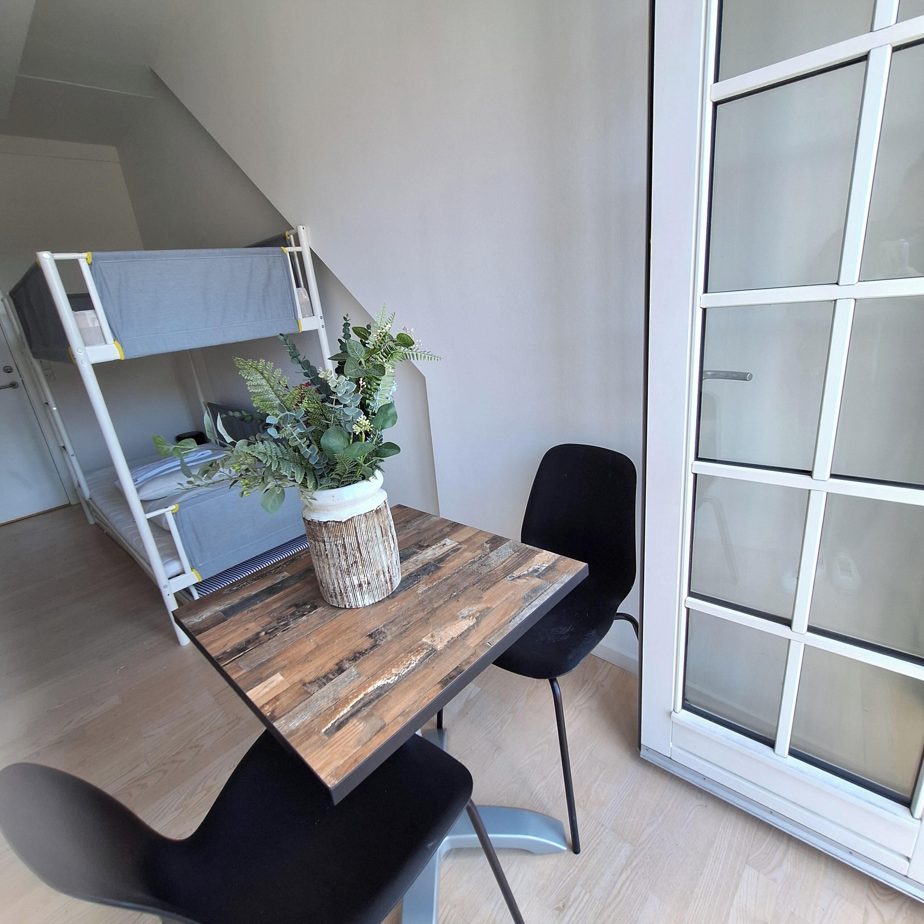 Hypo-allergenic bedding, desk, laptop workspace, free WiFi