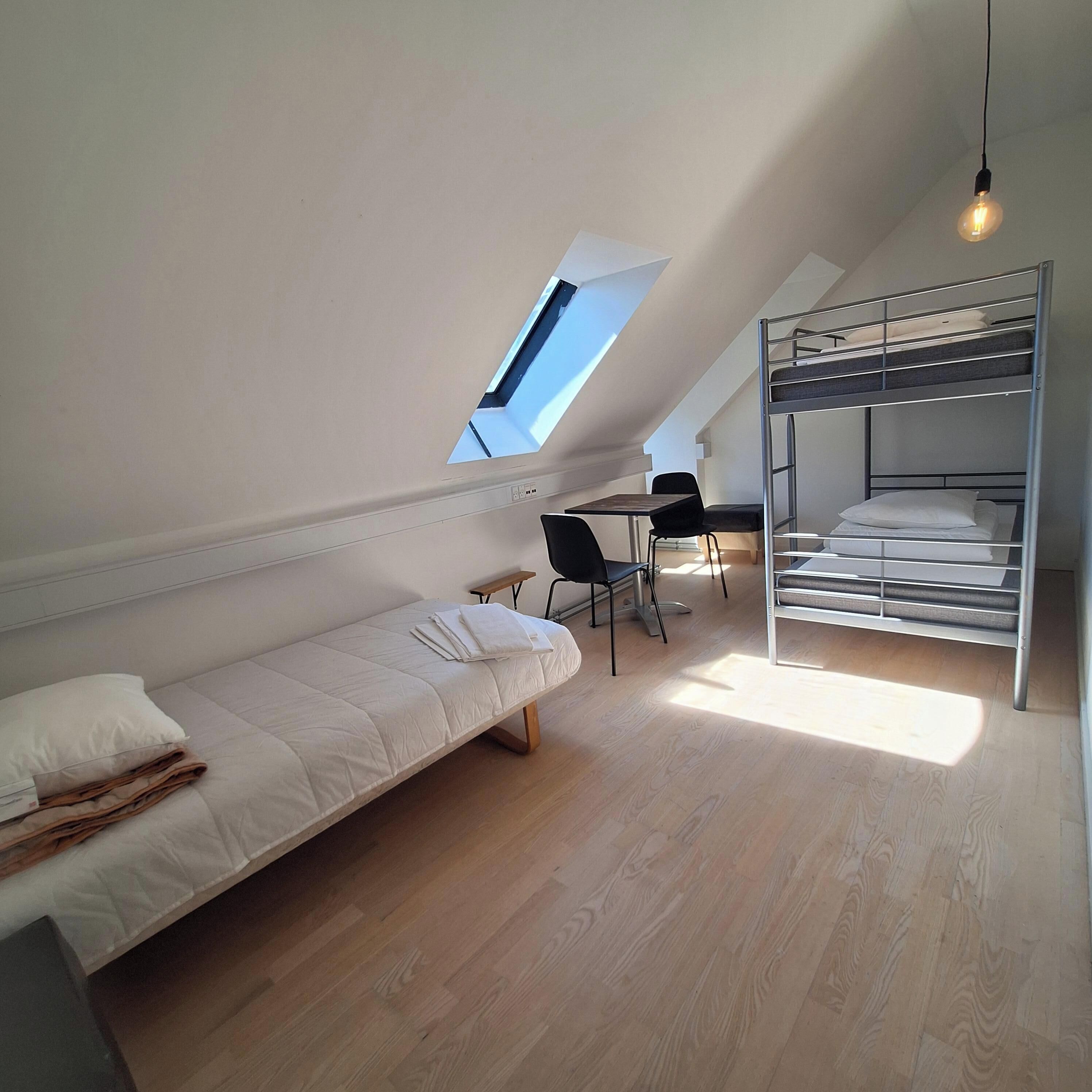 Hypo-allergenic bedding, desk, laptop workspace, free WiFi