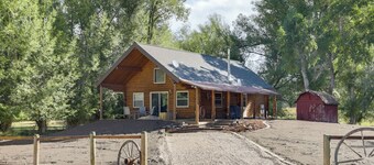 Waterfront Cabin w/ Bighorn Mountain Views!