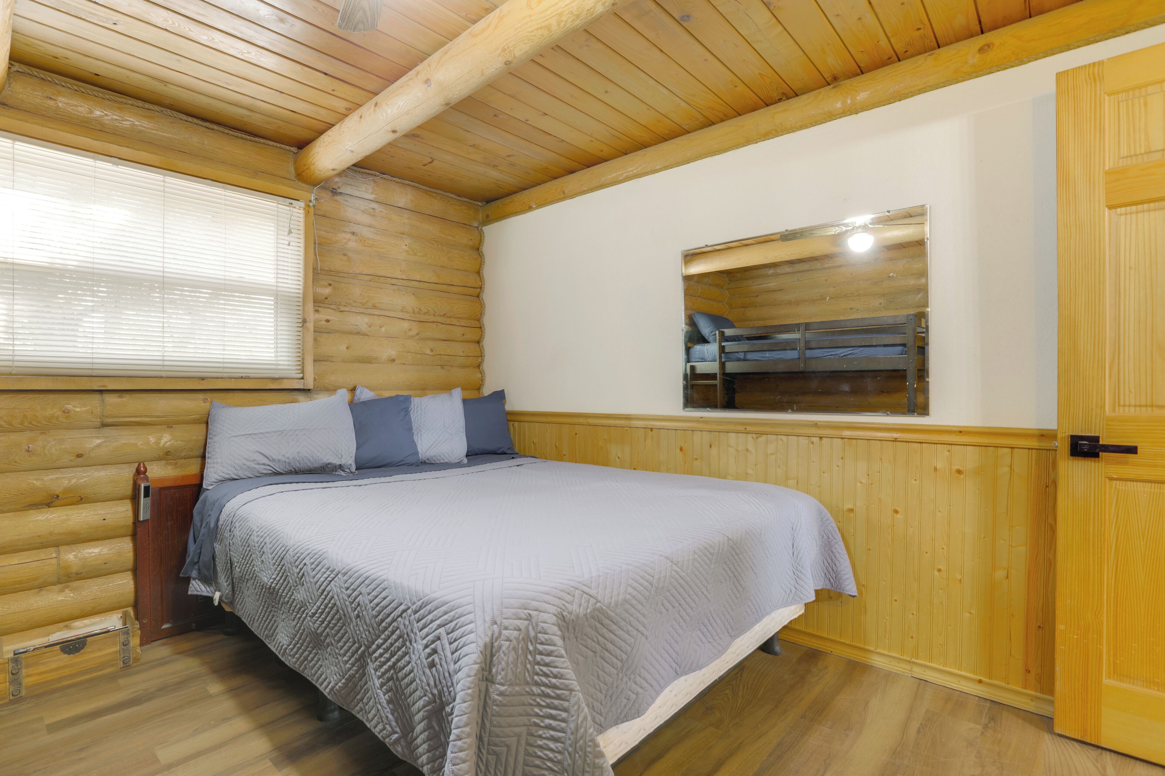 3 間睡房、熨斗/熨衫板、上網、床單