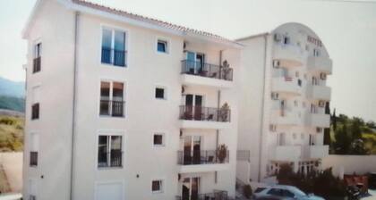 Three Bedroom Apartment 8