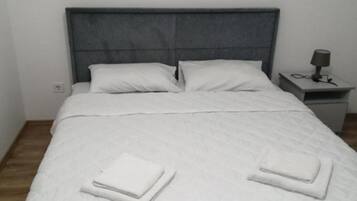 1 bedroom, iron/ironing board, free WiFi