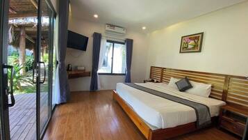 Phòng đôi hoặc 2 giường đơn Deluxe, ban công, quang cảnh sân vườn | Két bảo mật tại phòng, phòng cách âm