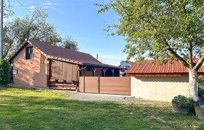 Exterior - Pet friendly home in Kutina with sauna (Kutina)