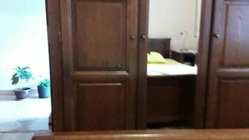 1 bedroom, travel crib, free WiFi