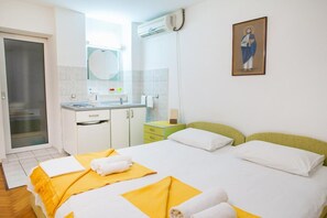 Iron/ironing board, free WiFi