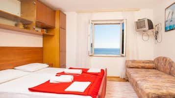 Iron/ironing board, free WiFi