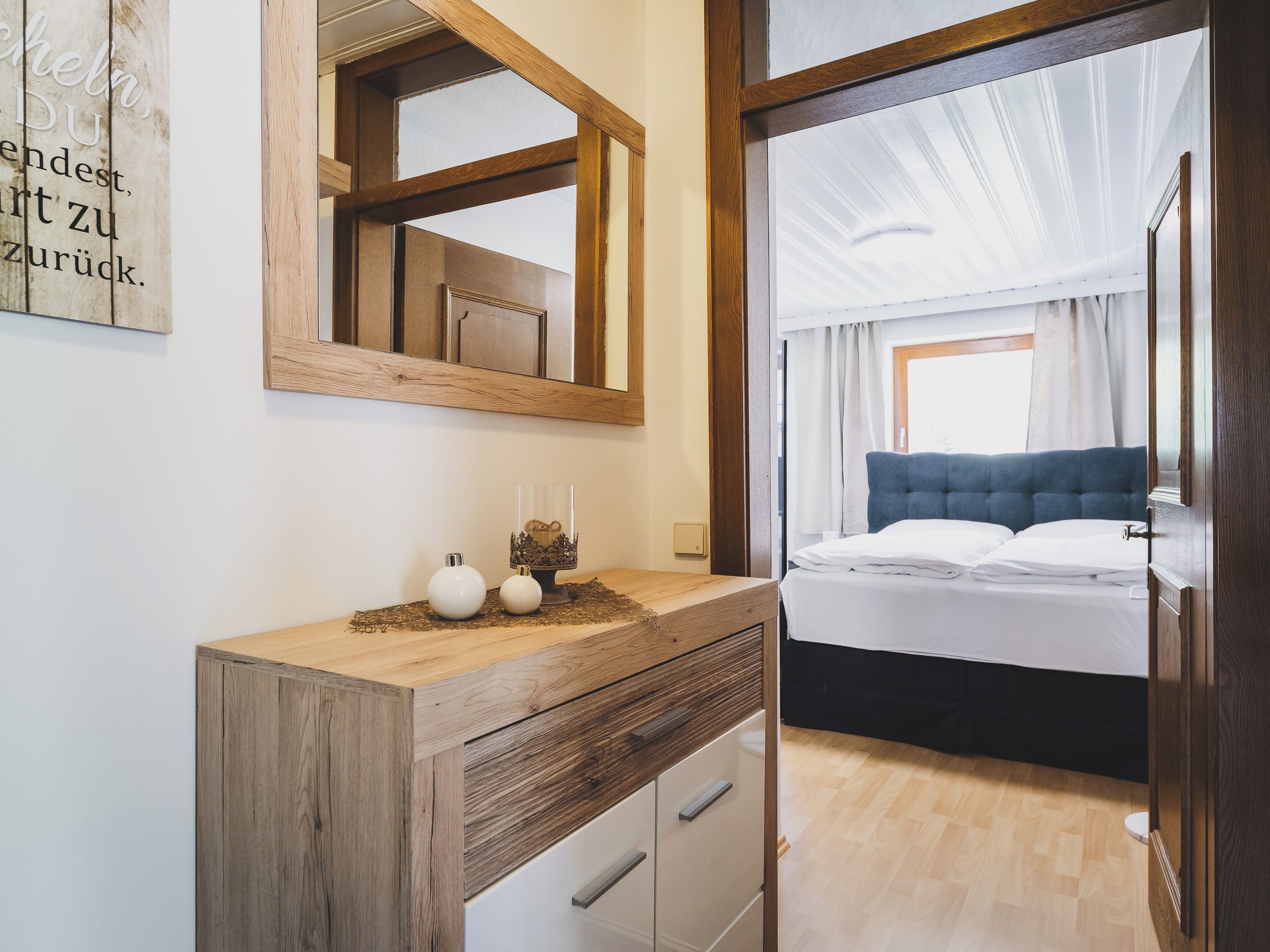 ستائر تعتيم وتجهيزات عازلة للصوت وواي فاي مجانًا