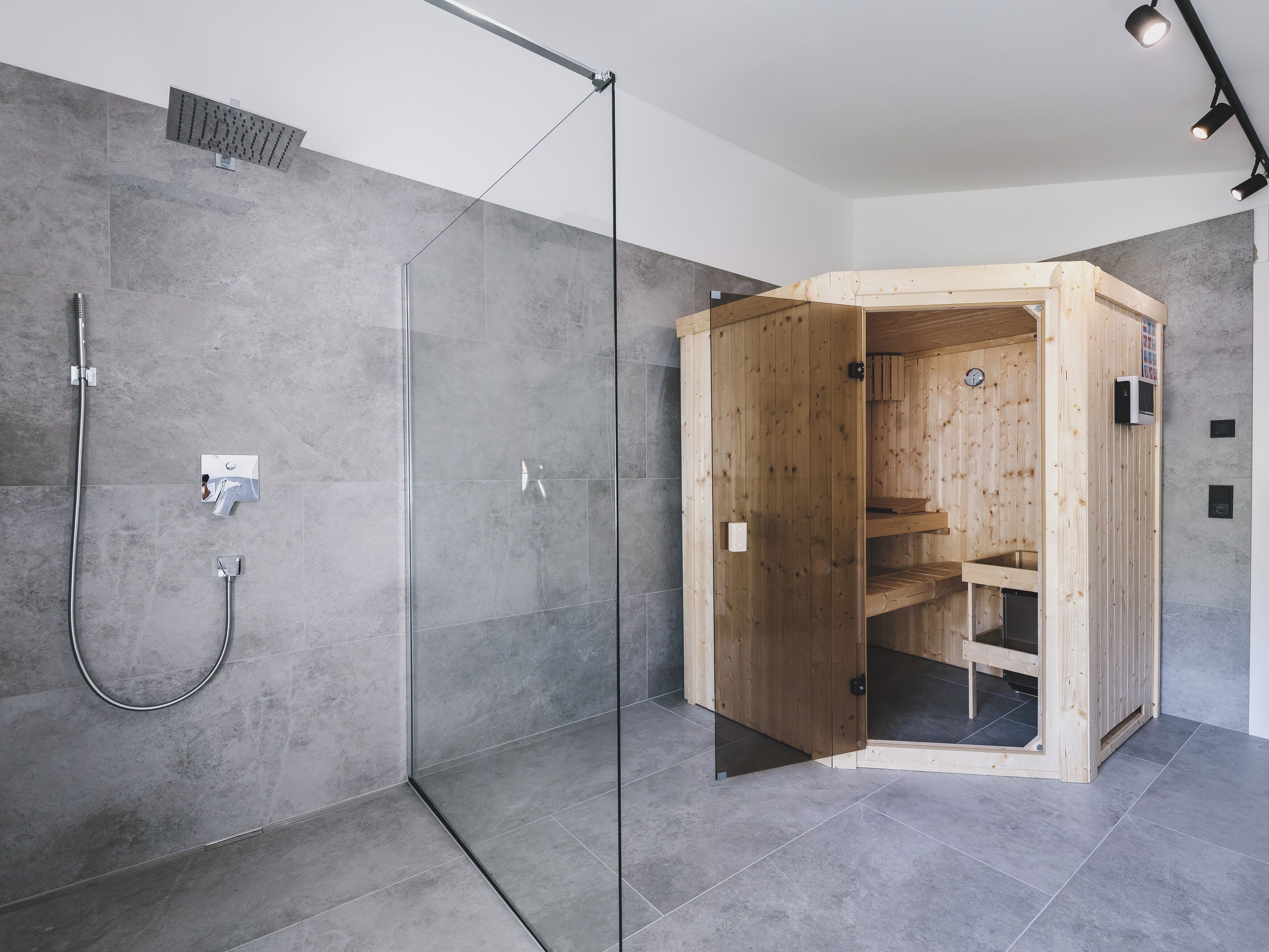 Deluxe Condo, Balcony, Mountain View | Bathroom