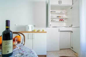 Interior - One Bedroom Apartment 3 (Petrovac na Moru)