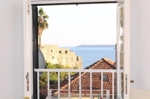 City & Sea Escape – A Perfect Stay in Herceg Novi -  Studio Apartment