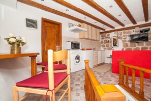 Interior - Cozy Stay in Kotor’s Old Town - Studio Apartment (Kotor)