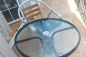 Terrace/patio - Deluxe City Escape with Modern Comforts & Garage - Double Room (Prcanj)