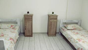 2 bedrooms, iron/ironing board, free WiFi