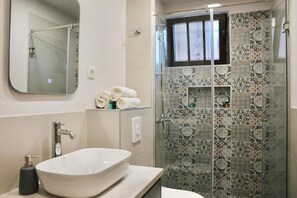 Een douche, een haardroger