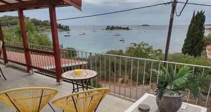 Two Bedroom Apartment With Terrace And Sea View