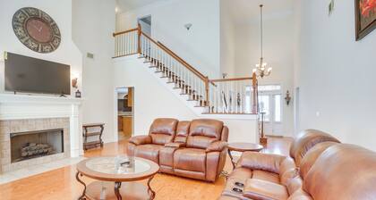 8 Mi to University of Alabama: Family Home w/ Yard